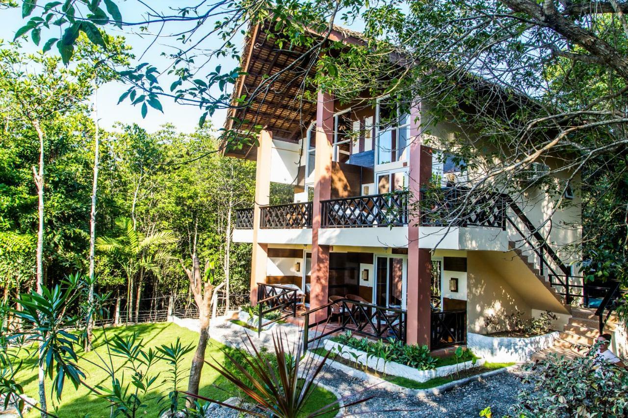 Edgewater Dive & Spa Resort Puerto Galera Buitenkant foto